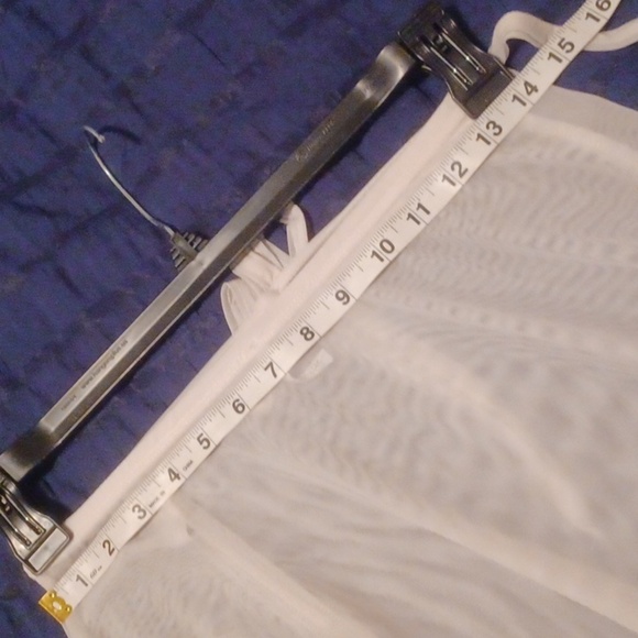 💙🌺Elegant White Mesh Sheer Skirt With Slit - Picture 10 of 12